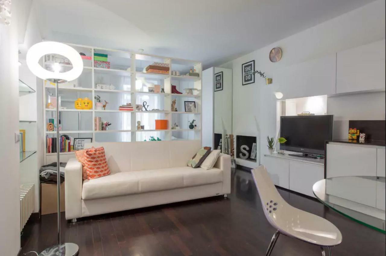 Lovely Apartment In The Heart Of Milan Milão Exterior foto